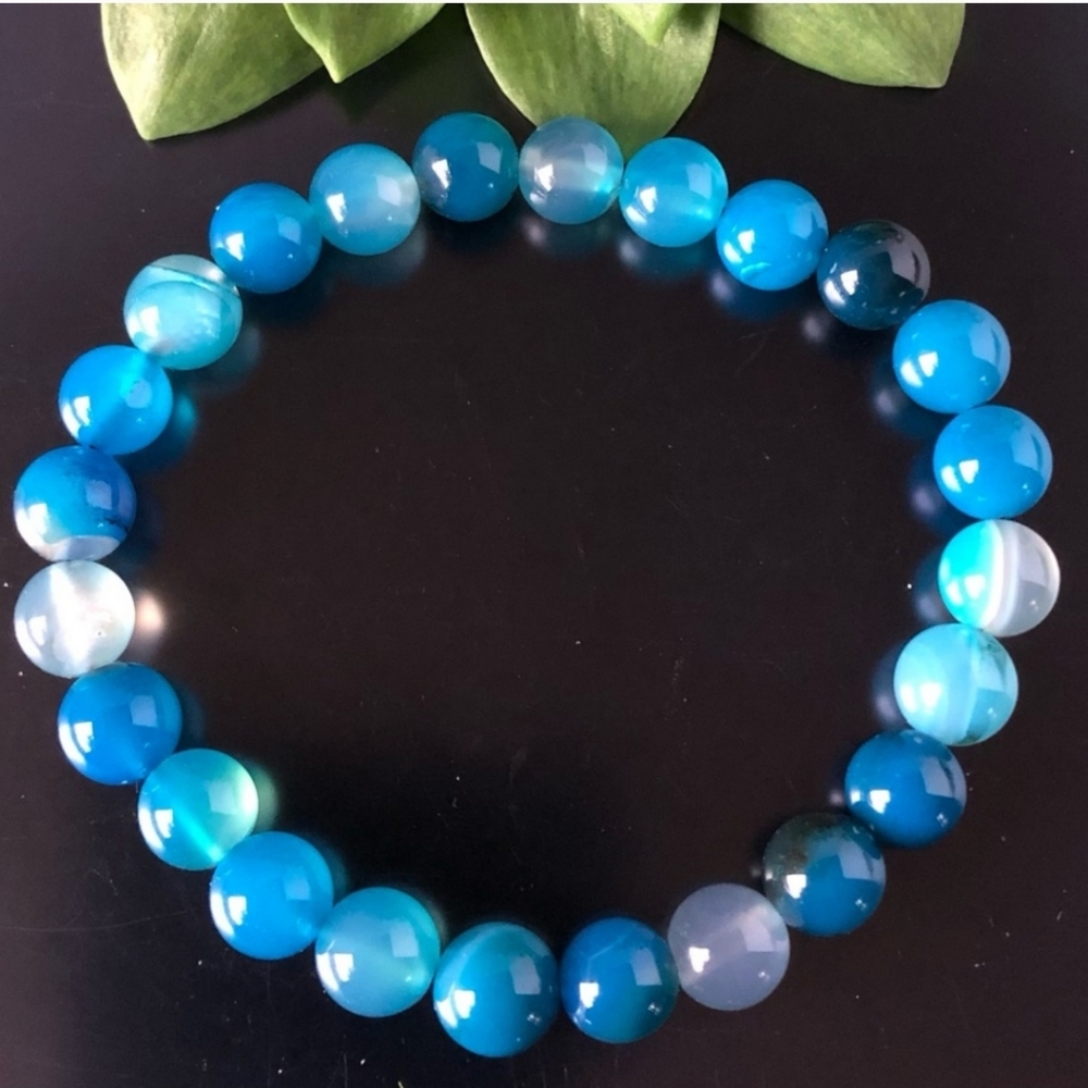 Blue Stripes Agate 8mm Natural Stone Beads stretchable Bracelet - Picture 2 of 3